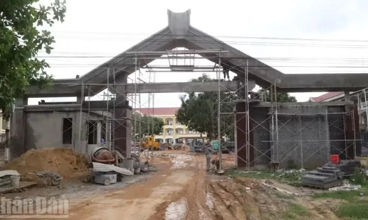 Đẩy nhanh tiến độ x&acirc;y dựng c&aacute;c trường phổ th&ocirc;ng nội tr&uacute; li&ecirc;n cấp