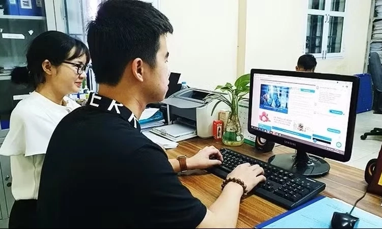 Nghi&ecirc;n cứu x&acirc;y dựng nền tảng điều h&agrave;nh số quốc gia