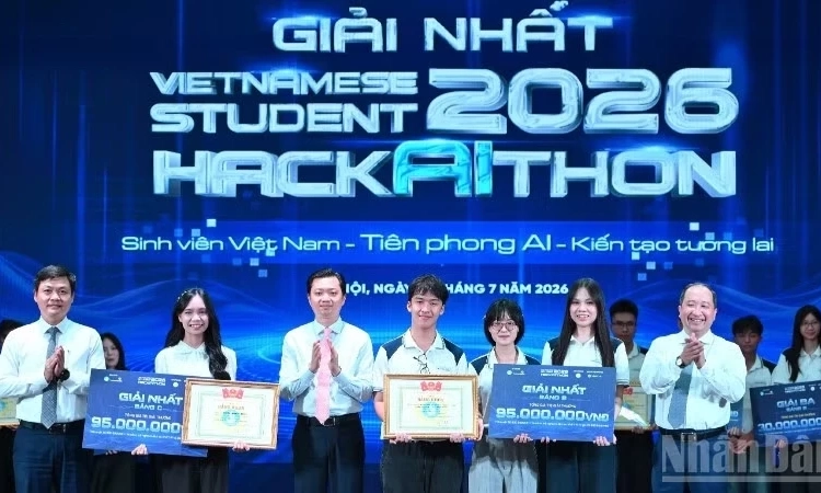 "Ph&ograve;ng th&iacute; nghiệm vật l&yacute; ảo" về nhất cuộc thi lập tr&igrave;nh sinh vi&ecirc;n