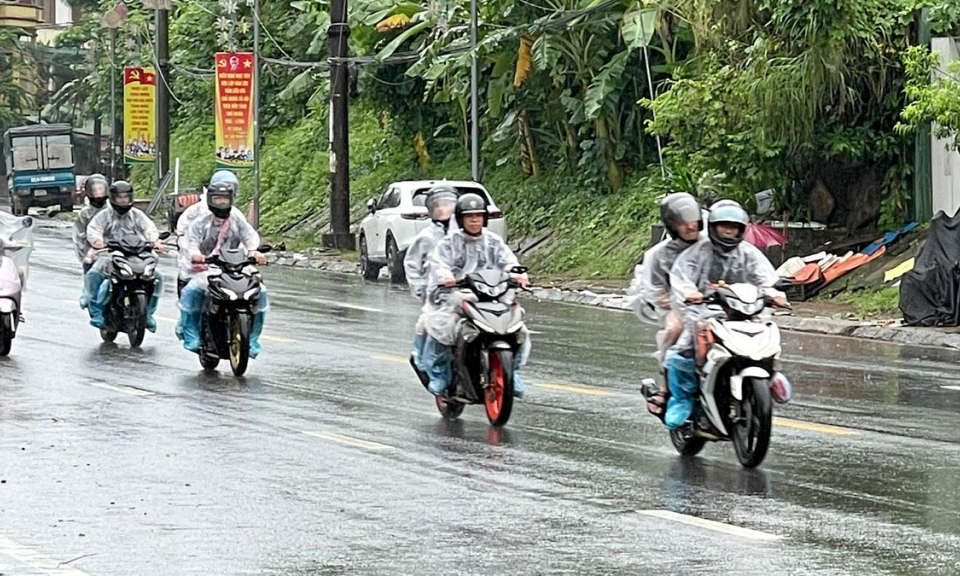 Tuy&ecirc;n Quang cảnh b&aacute;o mưa lớn, d&ocirc;ng lốc tại nhiều khu vực trong tỉnh