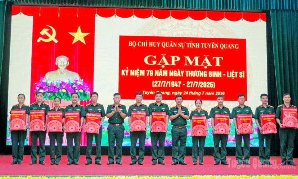 Bộ CHQS tỉnh gặp mặt nh&acirc;n dịp kỷ niệm 79 năm Ng&agrave;y Thương binh - Liệt sĩ 27-7