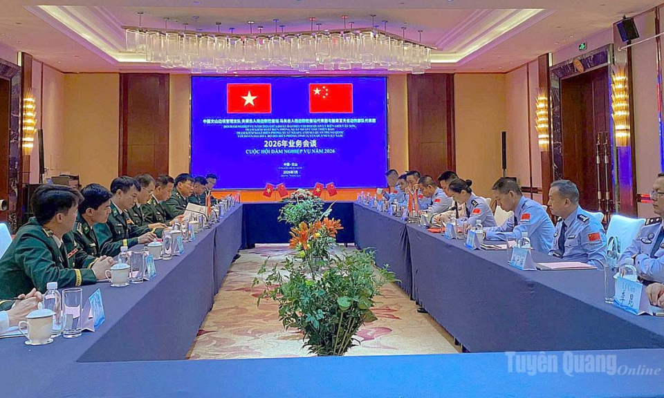 Bộ đội Bi&ecirc;n ph&ograve;ng Tuy&ecirc;n Quang hội đ&agrave;m nghiệp vụ với lực lượng quản l&yacute; bi&ecirc;n giới Văn Sơn (Trung Quốc)