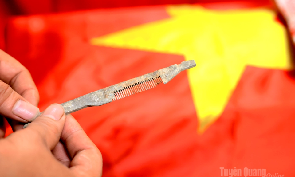 Chiếc lược c&ograve;n dang dở