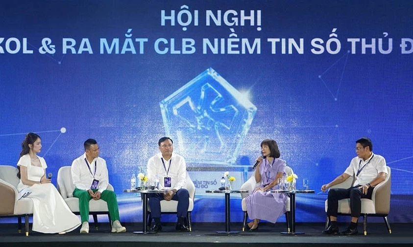 Kiến tạo niềm tin số trong kỷ nguy&ecirc;n AI