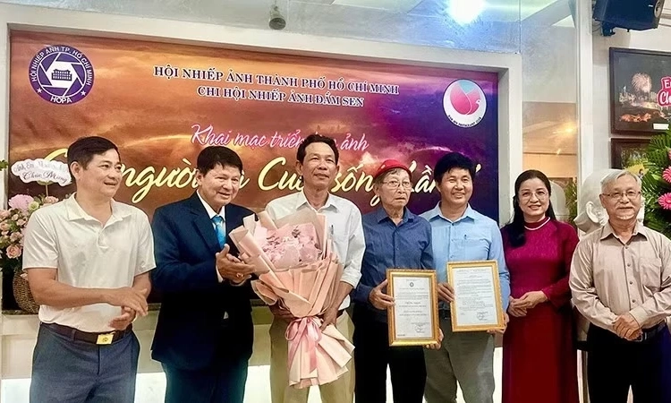 Khai mạc Triển l&atilde;m ảnh với chủ đề &ldquo;Con người v&agrave; cuộc sống" lần thứ X