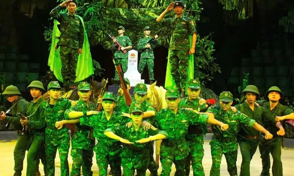 Chuyển tải th&ocirc;ng điệp ch&iacute;nh luận bằng ng&ocirc;n ngữ nghệ thuật