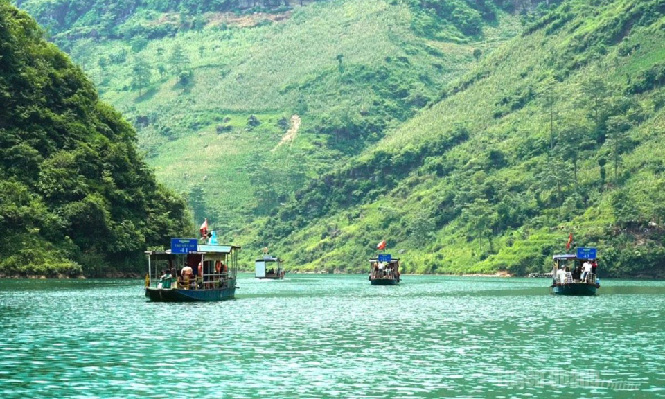 Miễn ph&iacute; tham quan một số điểm du lịch d&agrave;nh cho cựu chiến binh