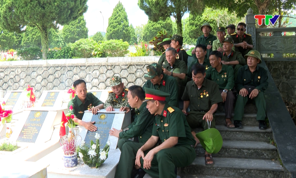 Về đ&acirc;y đồng đội ơi