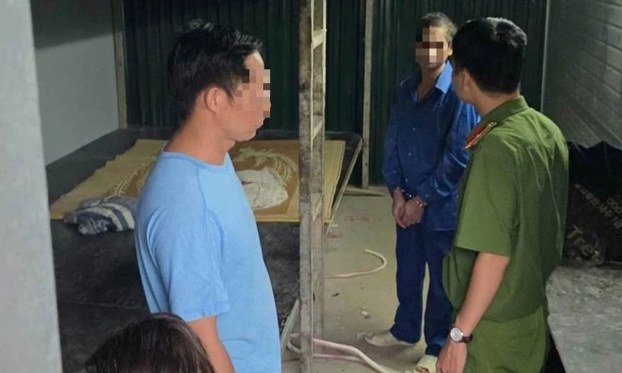 Khởi tố người phụ nữ trả c&ocirc;ng bằng heroin cho c&ocirc;ng nh&acirc;n
