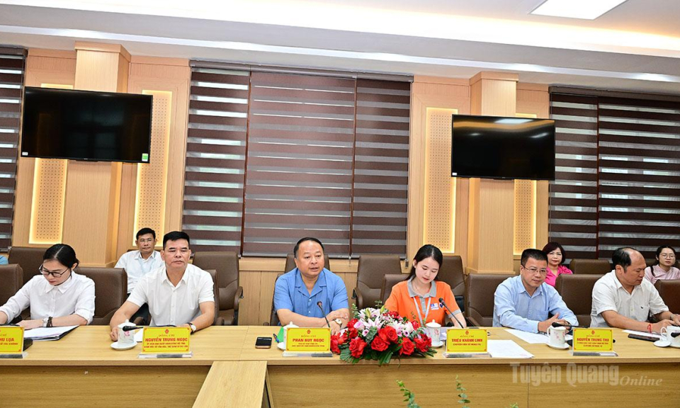 Chủ tịch UBND tỉnh Phan Huy Ngọc tiếp Đo&agrave;n chuy&ecirc;n gia của Mạng lưới C&ocirc;ng vi&ecirc;n địa chất to&agrave;n cầu UNESCO