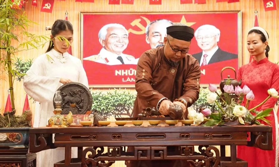 H&igrave;nh th&agrave;nh mạng lưới kết nối, bảo tồn v&agrave; ph&aacute;t huy gi&aacute; trị văn h&oacute;a tr&agrave; Việt Nam