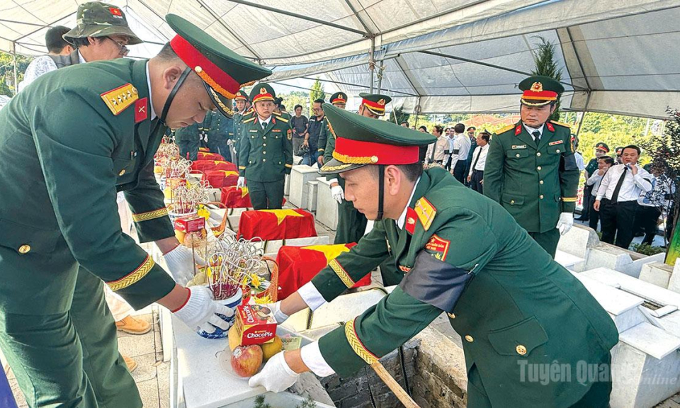 Tri &acirc;n v&agrave; tự h&agrave;o