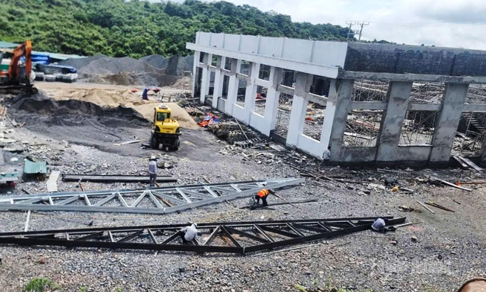 Gỡ kh&oacute; nguồn nh&acirc;n lực x&acirc;y trường bi&ecirc;n giới