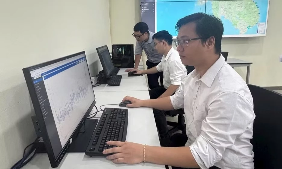 X&acirc;y dựng năng lực quan trắc ph&oacute;ng xạ quốc gia