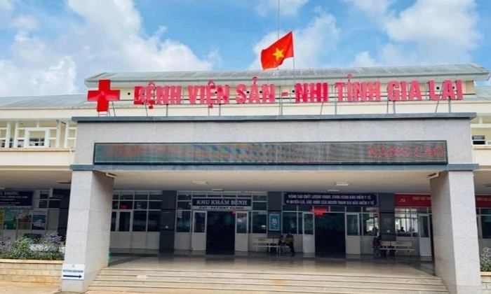 Tạm giữ h&igrave;nh sự cha dượng g&acirc;y thương t&iacute;ch cho con ri&ecirc;ng của vợ