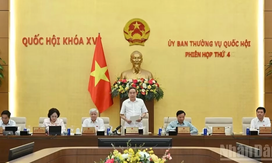 Bế mạc Phi&ecirc;n họp thứ 4 của Ủy ban Thường vụ Quốc hội