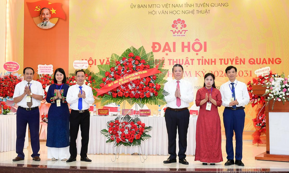 X&acirc;y dựng đội ngũ văn nghệ sĩ bản lĩnh, s&aacute;ng tạo, đ&aacute;p ứng y&ecirc;u cầu thời kỳ mới