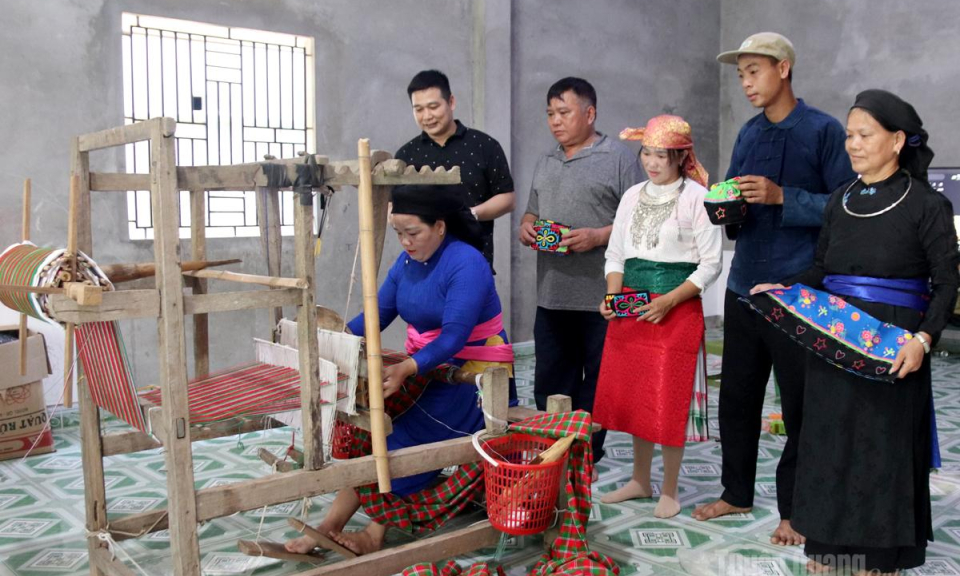 Kết nghĩa anh em, x&acirc;y khối đại đo&agrave;n kết - B&agrave;i cuối: Niềm tin mở lối, nghĩa t&igrave;nh đơm hoa
