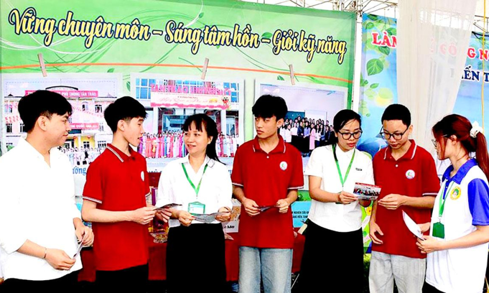 KHƠI SỨC D&Acirc;N - DỰNG SỨC TRƯỜNG