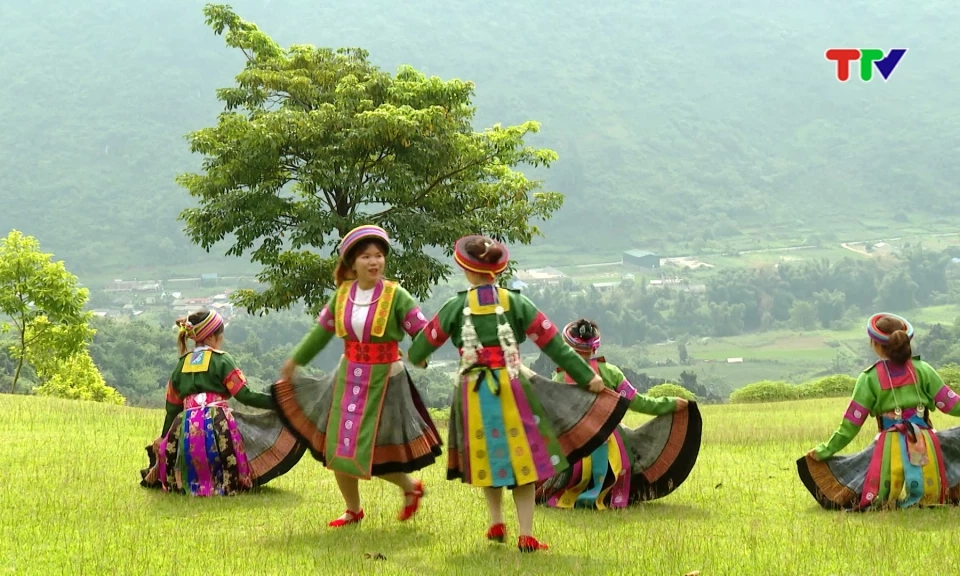 Gọi anh v&agrave;o bản em