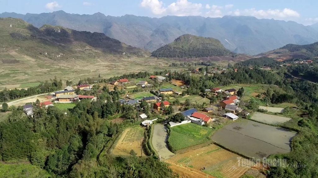Khung cảnh bình yên Làng Văn hóa du lịch cộng đồng Nặm Đăm.