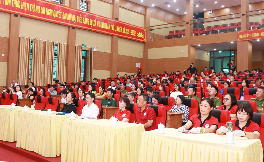 Các đại biểu dự chương trình.