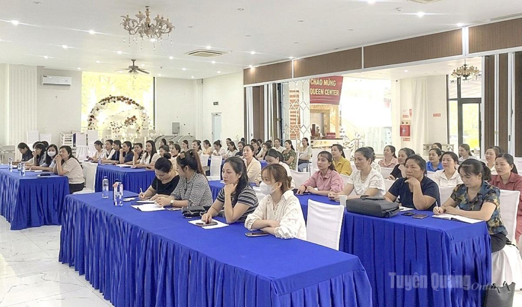 Các học viên tham gia lớp tập huấn tại phường Hà Giang 2.