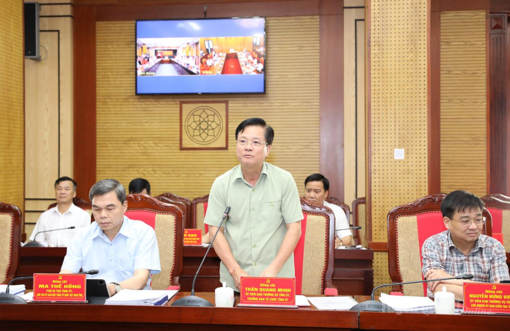 Trưởng Ban Tổ chức Tỉnh ủy Trần Quang Minh phát biểu tại buổi làm việc.