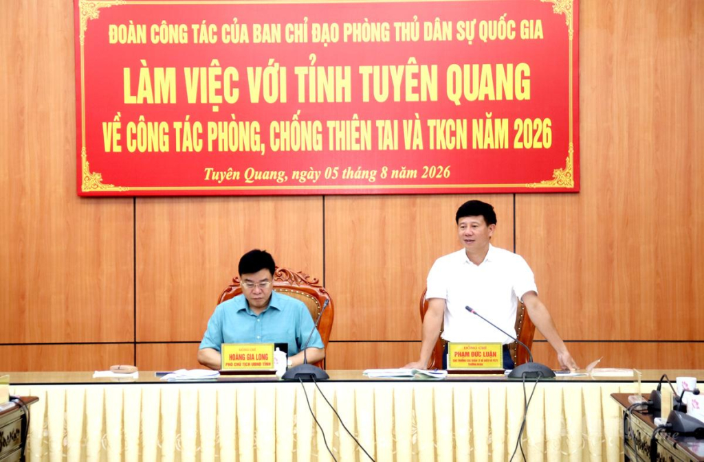 Đồng chí Phạm Đức Luận, Cục trưởng Cục Quản lý đê điều và PCTT phát biểu kết luận.