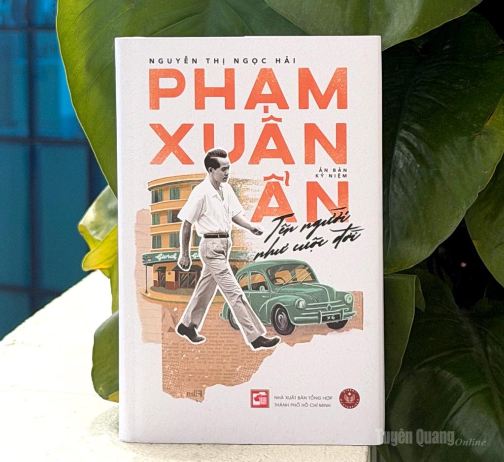 Cuốn sách Phạm Xuân Ẩn tên người như cuộc đời.