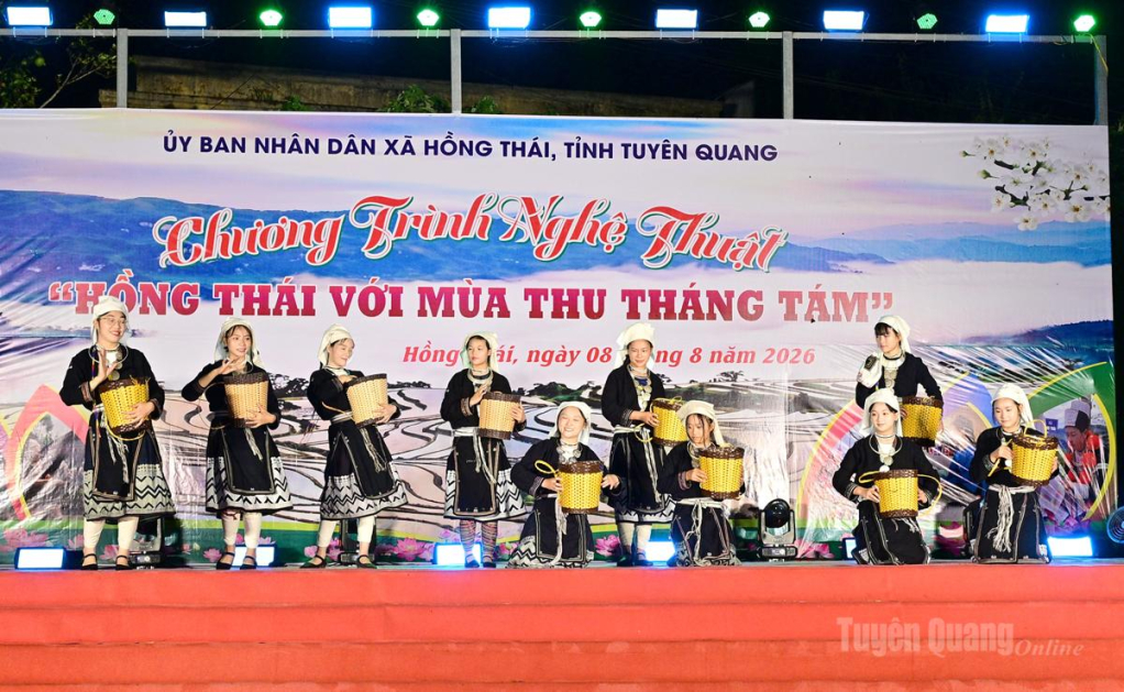 Chương trình nghệ thuật giàu bản sắc địa phương.
