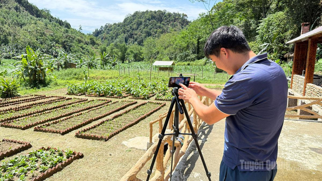 Người dùng mạng xã hội  cần xây dựng, lan tỏa  những hình ảnh đẹp  của quê hương  trên các nền tảng mạng số.