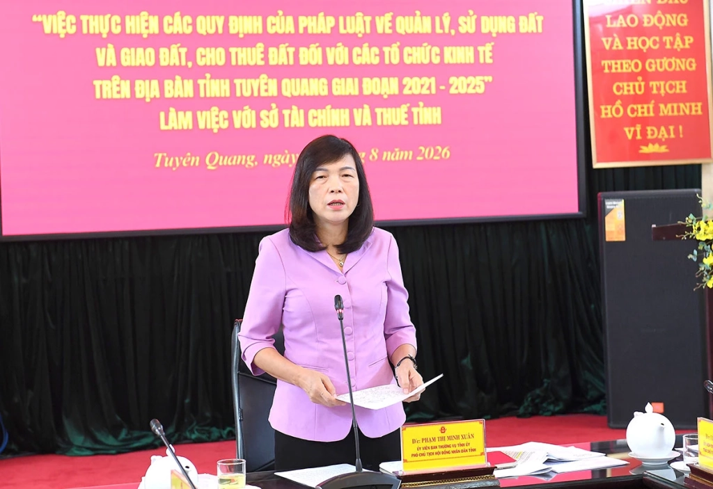 Đồng chí Phạm Thị Minh Xuân, Ủy viên Ban Thường vụ Tỉnh ủy, Phó Chủ tịch HĐND phát biểu kết luận buổi làm việc.