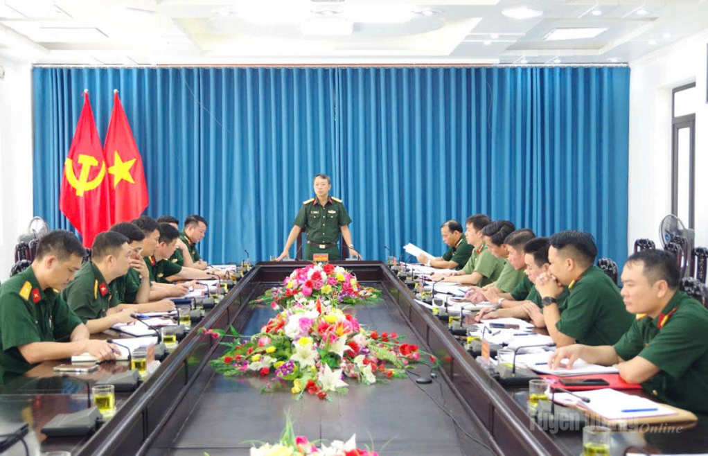 Các đại biểu dự họp.