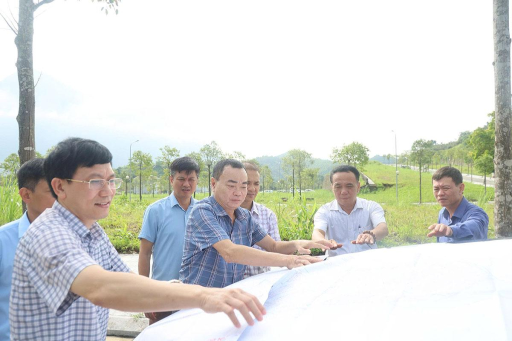 Đoàn giám sát HĐND tỉnh khảo sát thực tế tại Dự án Khu đô thị mới Hà Sơn, phường Hà Giang 1.