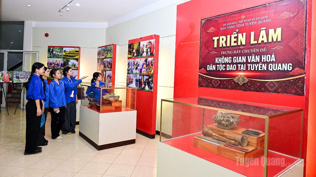 Triển lãm chuyên đề “Không gian văn hóa dân tộc Dao Tuyên Quang” tại Bảo tàng tỉnh.