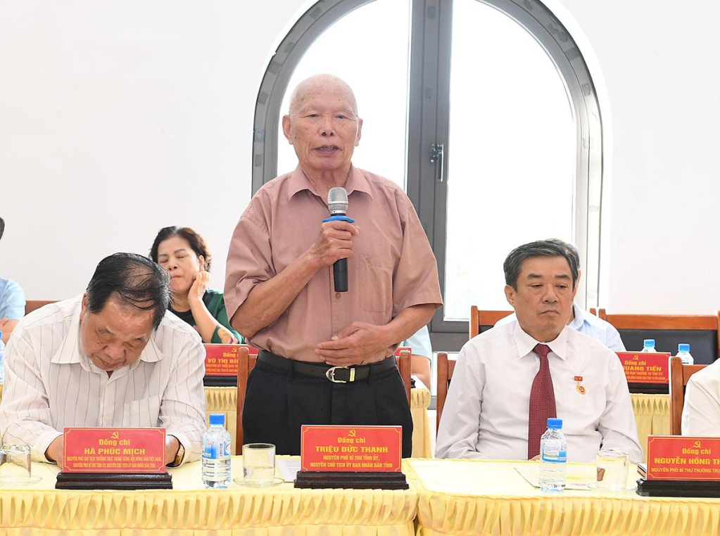Đồng chí Triệu Đức Thanh, nguyên Phó Bí thư Tỉnh ủy, nguyên Chủ tịch UBND tỉnh Hà Giang phát biểu tại buổi gặp mặt.