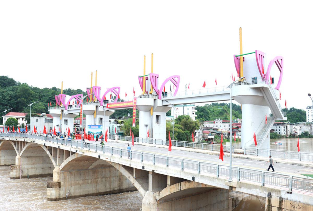 Công trình Đập dâng nước tạo cảnh quan trung tâm thành phố Hà Giang.