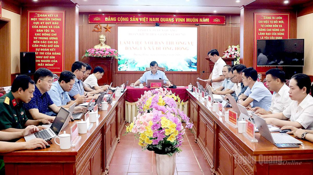 Đoàn kiểm tra, giám sát số 743 của Ban Thường vụ Tỉnh ủy làm việc với Ban Thường vụ Đảng uỷ xã Đường Hồng.