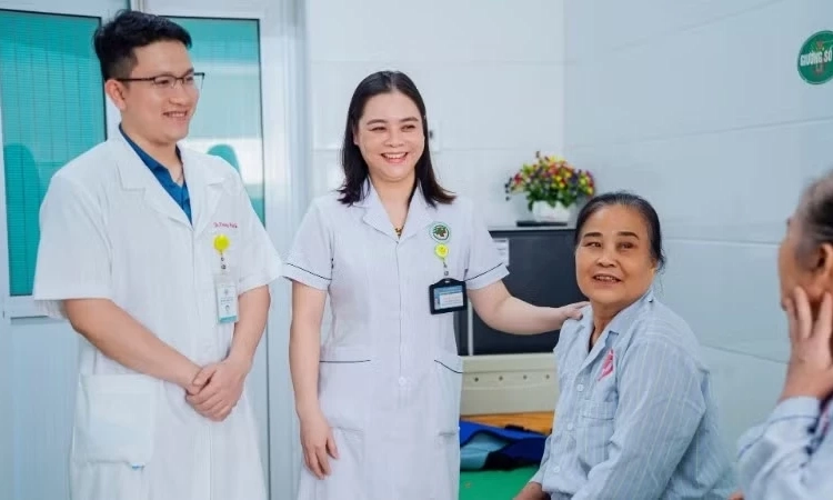 Khoảng 94,4 triệu lượt người kh&aacute;m, chữa bệnh bảo hiểm y tế trong 6 th&aacute;ng đầu năm