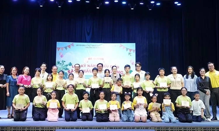 Nu&ocirc;i dưỡng đam m&ecirc; kịch n&oacute;i cho thiếu nhi