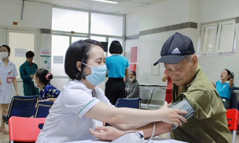Chuẩn bị cho tuổi gi&agrave; từ tuổi 40: "Đầu tư" sớm để sống khỏe khi về gi&agrave;