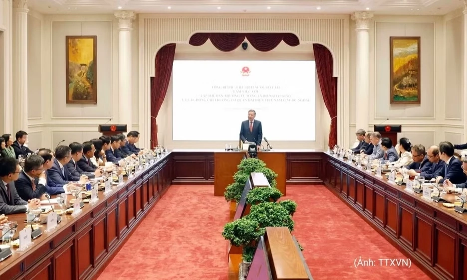 Tổng B&iacute; thư, Chủ tịch nước T&ocirc; L&acirc;m: X&aacute;c định ngoại giao phục vụ ph&aacute;t triển l&agrave; trung t&acirc;m