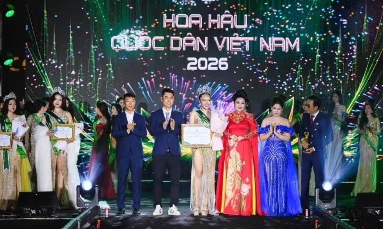 Nguyễn Ho&agrave;ng Kiều Vy đăng quang Hoa hậu Quốc d&acirc;n Việt Nam 2026