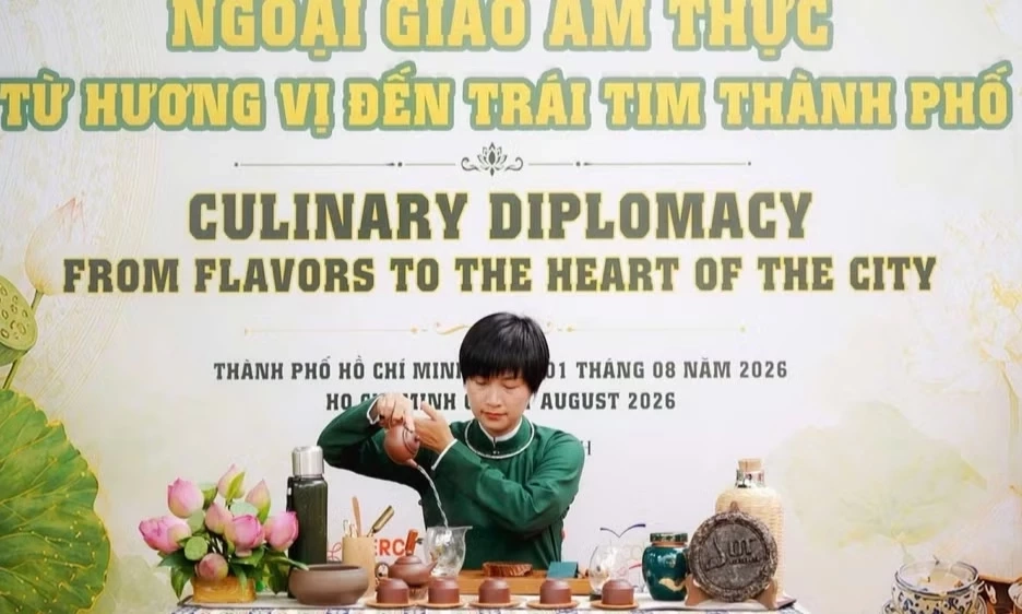 &ldquo;Ngoại giao ẩm thực - Từ hương vị đến tr&aacute;i tim th&agrave;nh phố&rdquo;
