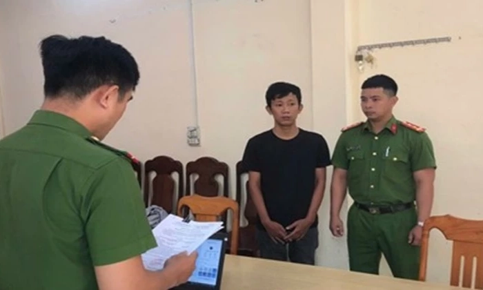 Khởi tố đối tượng d&ugrave;ng chi&ecirc;u b&aacute;n bia gi&aacute; rẻ để chiếm đoạt hơn 393 triệu đồng