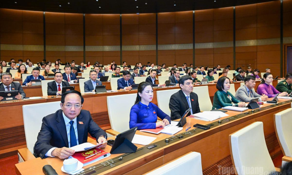 Đo&agrave;n đại biểu Quốc hội tỉnh Tuy&ecirc;n Quang tham dự Kỳ họp kh&ocirc;ng thường lệ thứ Nhất, Quốc hội kh&oacute;a XVI