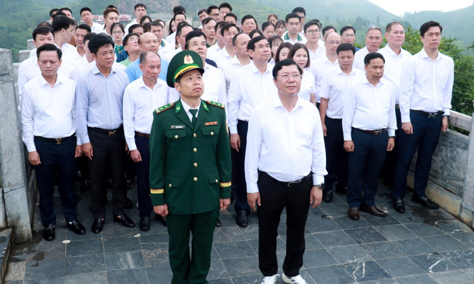BIDV dự Lễ thượng cờ v&agrave; trao tặng cờ Tổ quốc tại x&atilde; Lũng C&uacute;