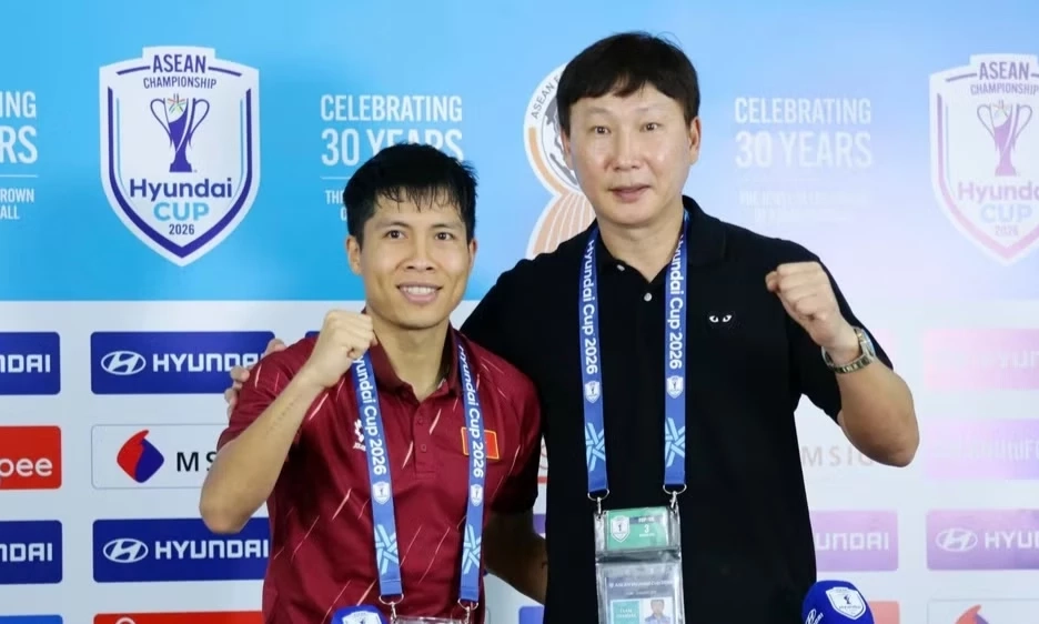 HLV Kim Sang Sik đ&aacute;nh gi&aacute; cao tinh thần v&agrave; kỷ luật chiến thuật của đội tuyển Việt Nam