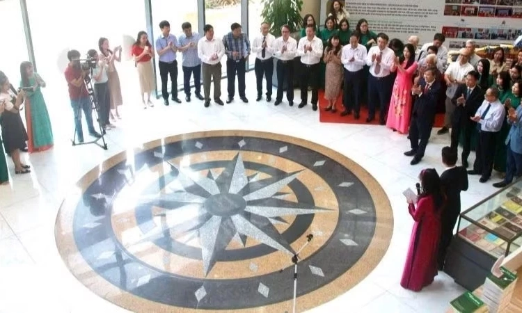 Triển l&atilde;m t&aacute;i hiện chặng đường 73 năm Viện Văn học v&agrave; 47 năm Viện Nghi&ecirc;n cứu Văn h&oacute;a